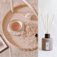 Image 1 of Vanilla Sabor Reed Diffuser