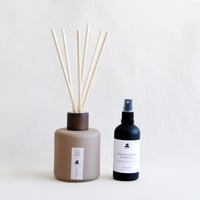 Image 3 of Vintage Wood & Vanilla Reed Diffuser