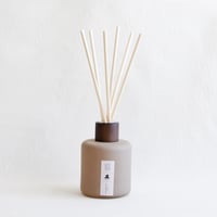 Image 2 of Vintage Wood & Vanilla Reed Diffuser