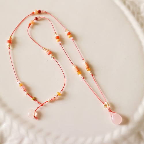 Image of Collier jade rose et lien rose fluo