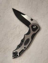Image 3 of Folding Knife with Pocket Clip and Glass Braker