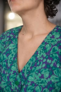 Image 4 of Completo Lady