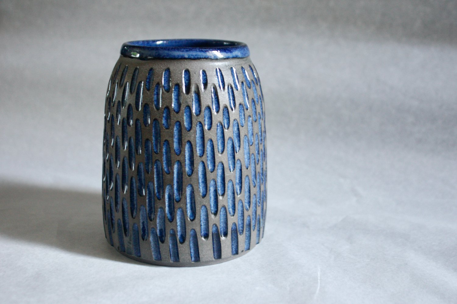 Image of Medium LISCAR vase • LC10