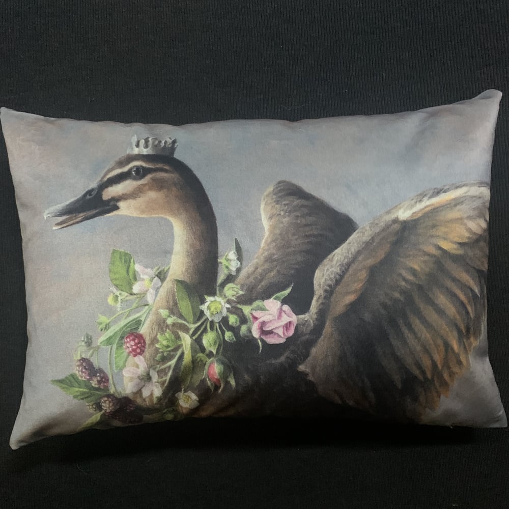 Image of Velvet Garland Duck Cushion