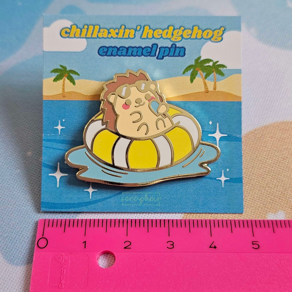 Image of Chillaxin' Hedgehog 🏖 - Enamel Pin 