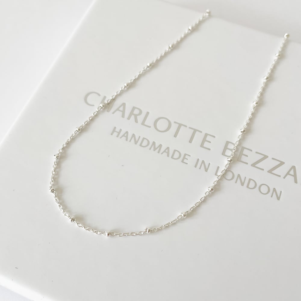 Image of Delicate bobble chain