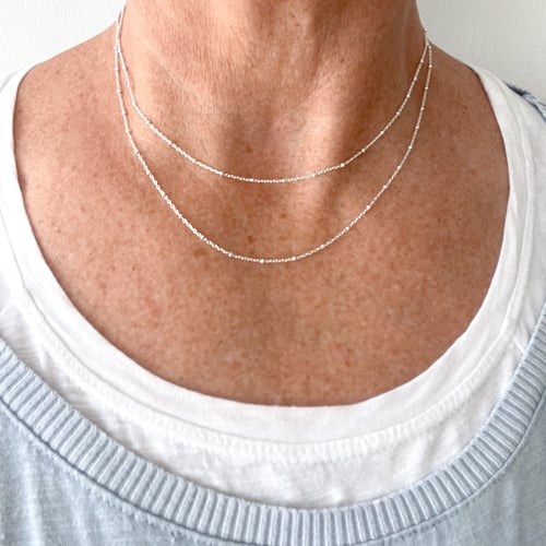 Image of Delicate bobble chain