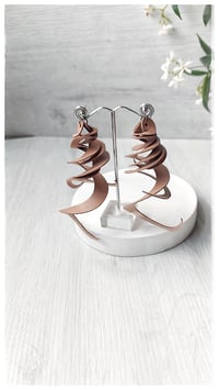 Image 3 of CURLS earrings - Nude 