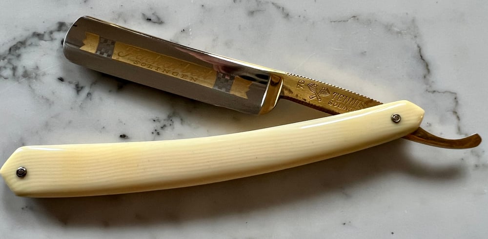 Image of Tennis 5/8 Shave Ready Full Hollow Ground straight razor