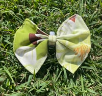 Pet Bow Ties - Green Lillies 