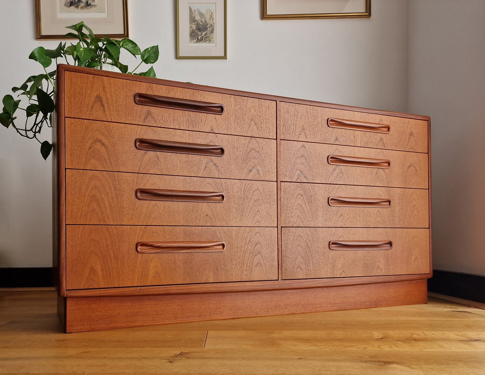 VICTOR WILKINS FOR G PLAN FRESCO 'WIDEBOY' CHEST OF EIGHT DRAWERS