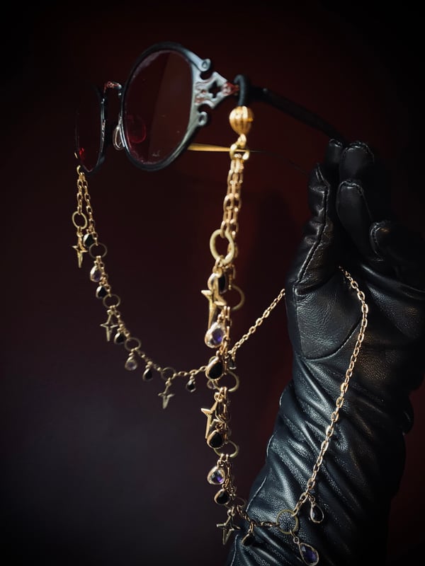 Glasses Chains – Blunted Objects