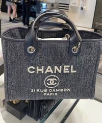 Image 4 of Derveaux Tote