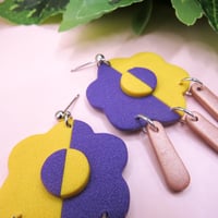 Image 1 of Retro Flower Split Color