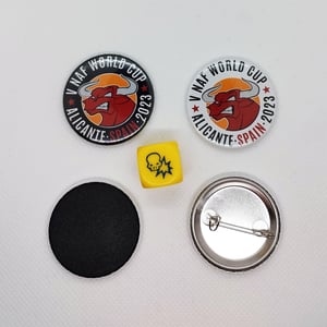 Image of V Naf World Cup Magnets and Badges (38 mm)