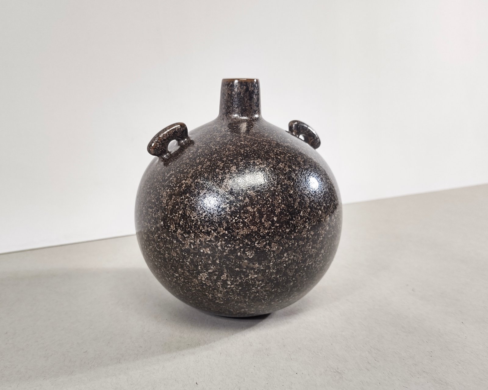 yo-chan　ステンドグラス Toyo Japan Crystalline Glaze Vase | Iridium Interiors