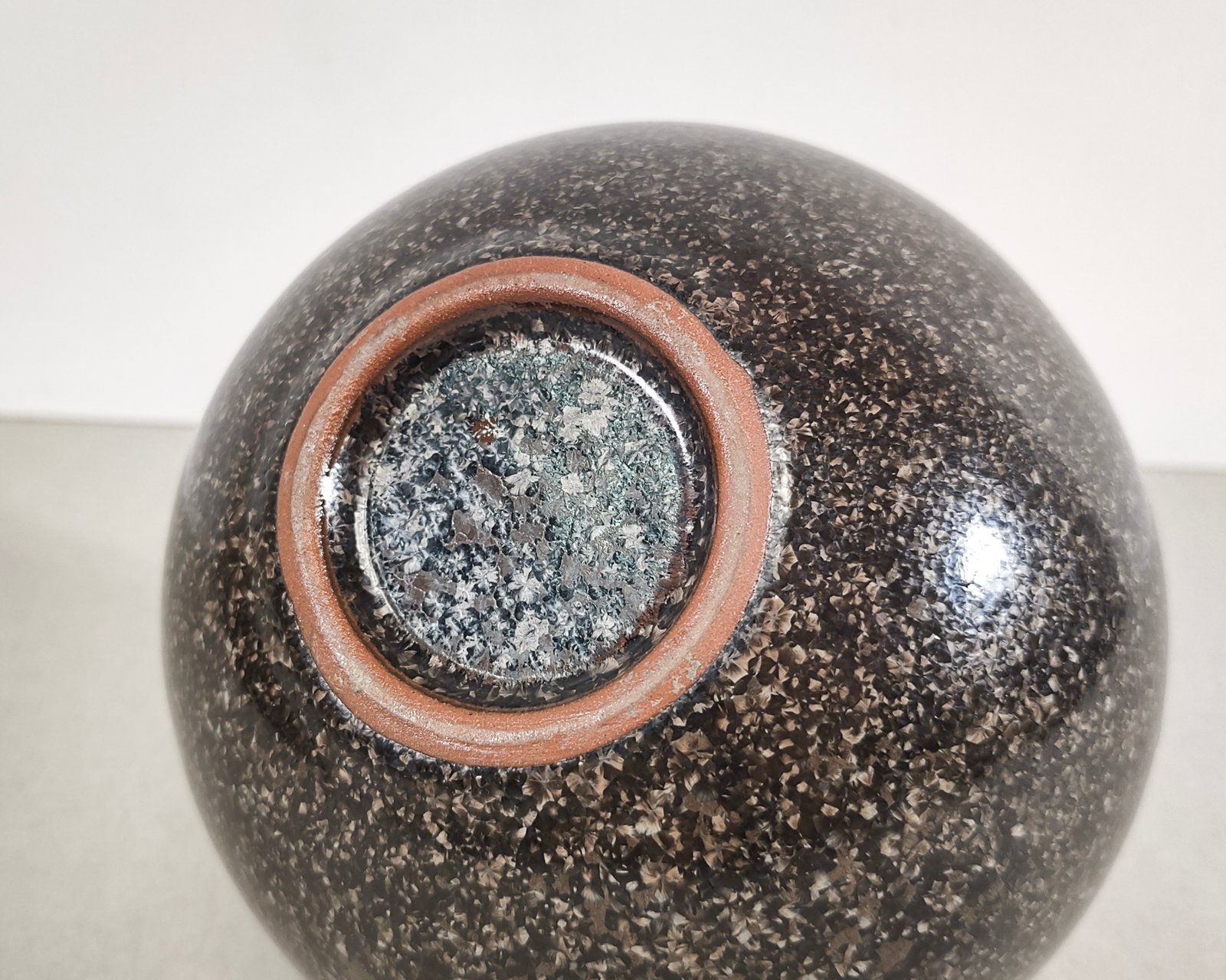 yo-chan　ステンドグラス Toyo Japan Crystalline Glaze Vase | Iridium Interiors