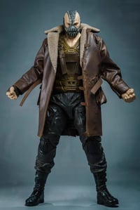 Image 3 of [Available] Mcfarlane/mafex toys Bane 1/10 Fur collar coat