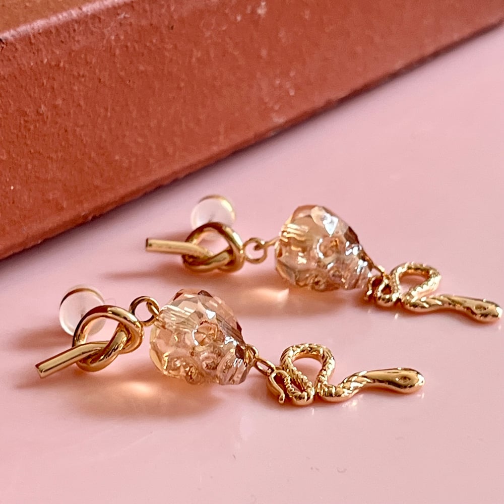 Image of Peach Skull and Snake Knotted Drops - Fine Thanks