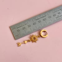 Image 2 of Arrow and Sunburst Huggies - Fine Thanks