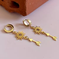 Image 1 of Arrow and Sunburst Huggies - Fine Thanks