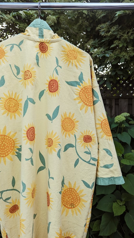 Image of Sunflower Tablecloth Robe - Medium