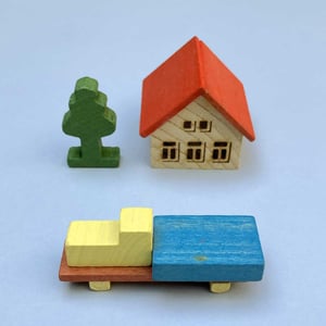 Image of Village bois URSS avec boîte