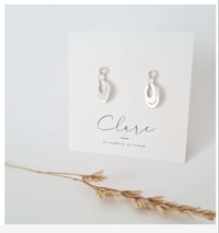 Mini oval drop earrings 