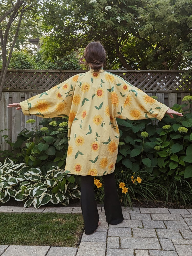 Image of Sunflower Tablecloth Robe - Medium