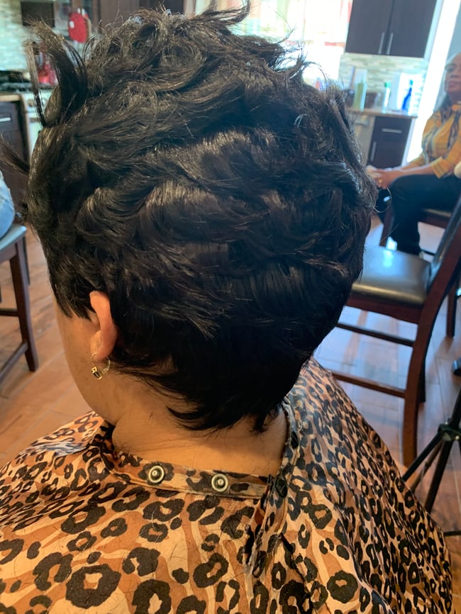 Short Cut Wig w/ Lace Closure 