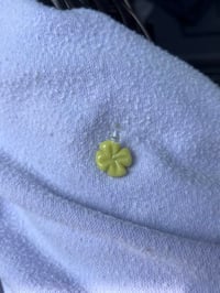 yellow clov