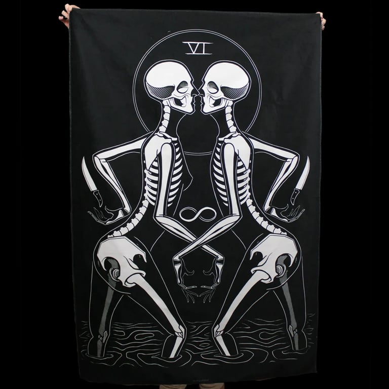 THE LOVERS Image 4