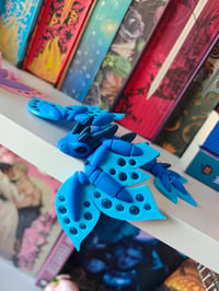 Image 2 of Mini dragón azul