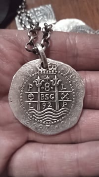 Image 2 of the simple loop pendant