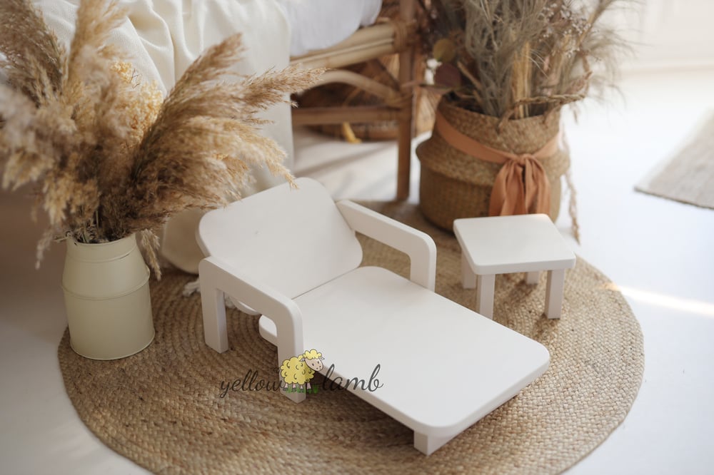 Image of « wooden sunbed with table in cream color - pre order »