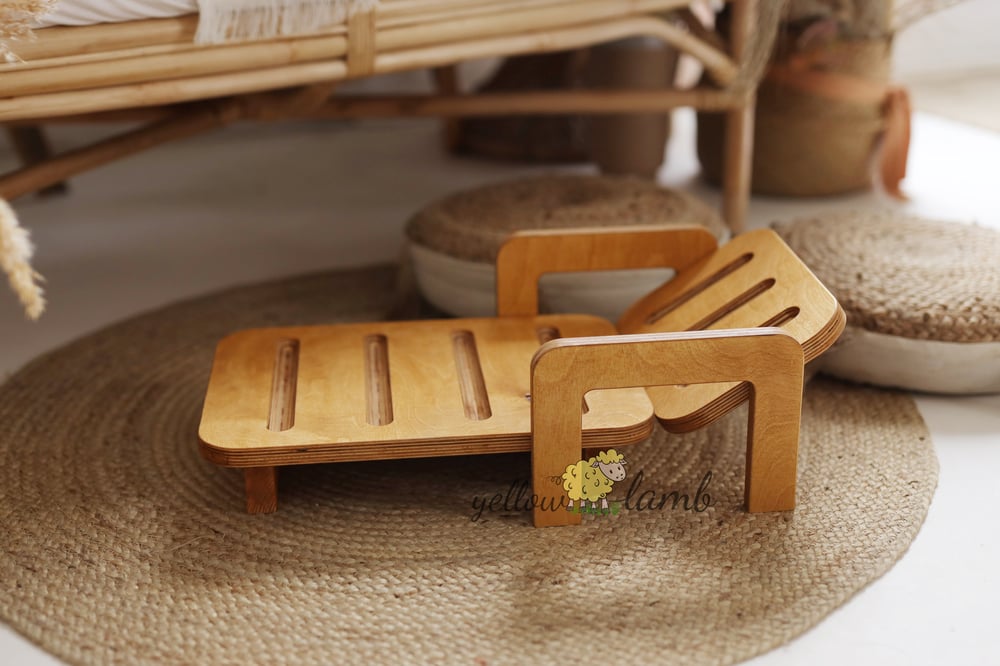 Image of « wooden sunbed with table in american oak - pre order »