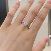 Image 3 of Lydia ring 两克拉小冰糖顶级锆石银戒