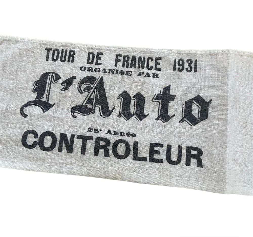 Official controller's armband for the 1931 Tour de France organized by l'Auto. 