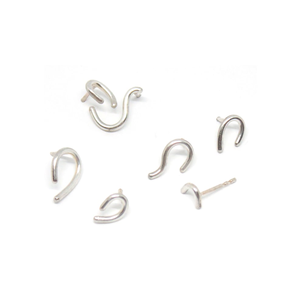 Image of WIRE EAR STUDS