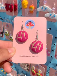 hot pink concha earrings 