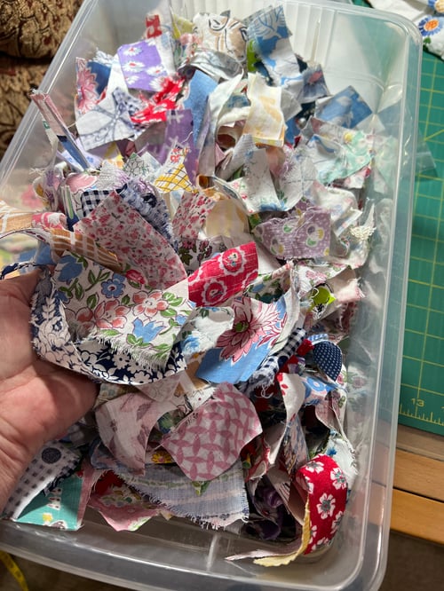 Image of 4 OUNCE BITSY feedsack scrap bags