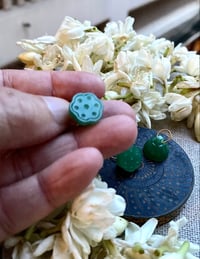 Image 3 of Mini graine de lotus jade néphrite 