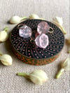 Mini graine de lotus en quartz rose 