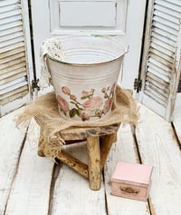 Enamel floral bucket