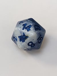 Image 1 of Shrouded Magic 30mm D20 Single