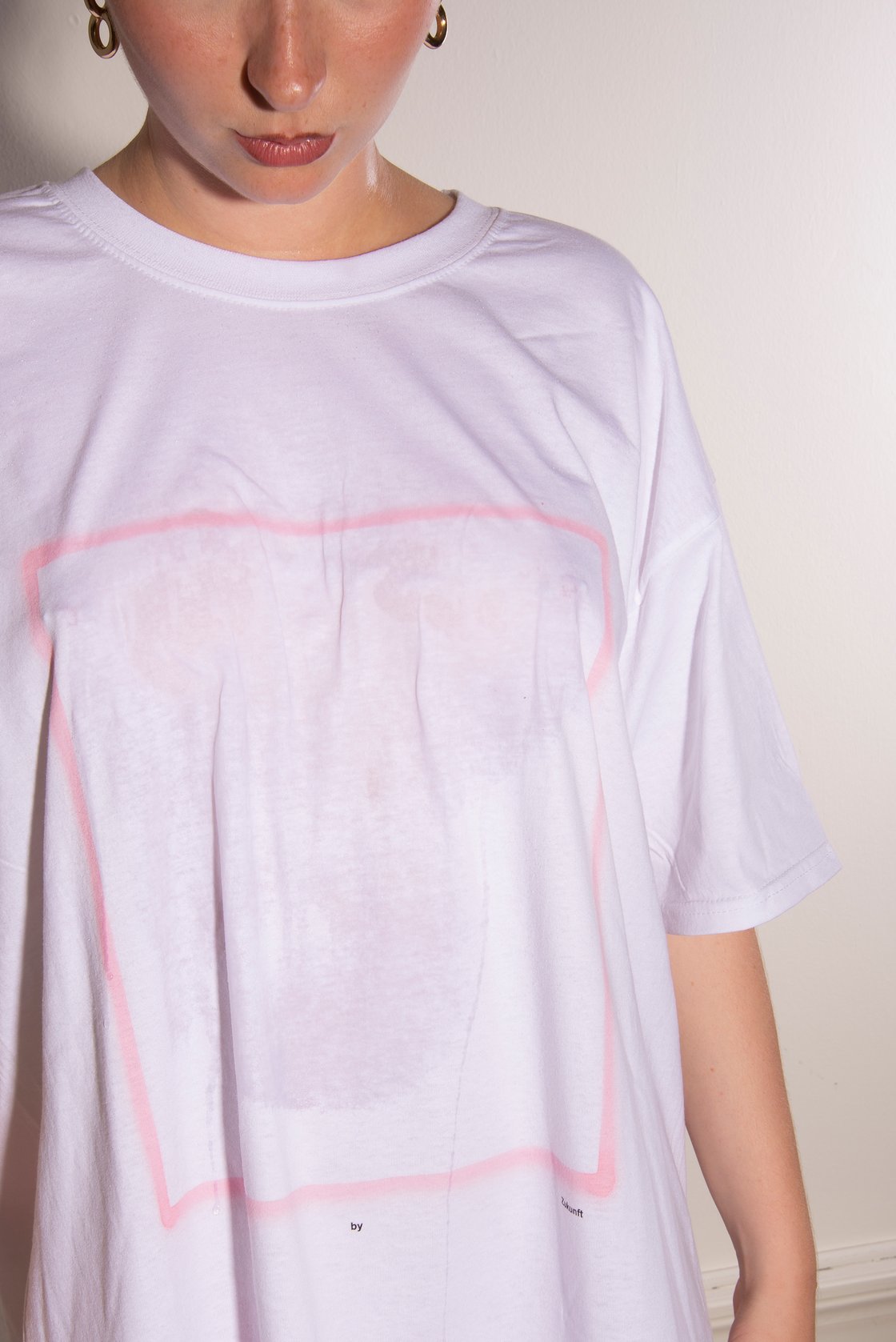 Image of by Zukunft - „a rosy Zukunft“- Airbrush T-Shirt 