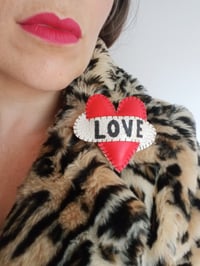 Image 2 of Amy Winehouse Personalised Heart Brooch 