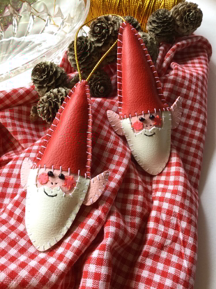 Image of Christmas Elf Decoration/Brooch