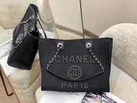Image 4 of Pearl Tote
