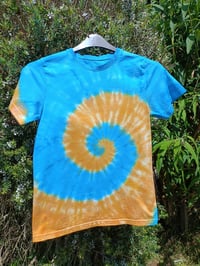 Turquoise & orange spiral T age 12